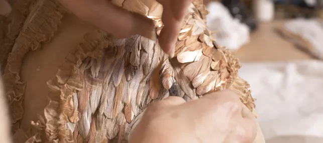 Maison Lemarié Parurier de haute couture © Alexis Lecomte - Institut pour les Savoir-Faire Français