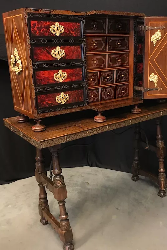 Cabinet de voyage d'époque Louis XIV Travail Espagne - www.atelierpatricebricout.fr 