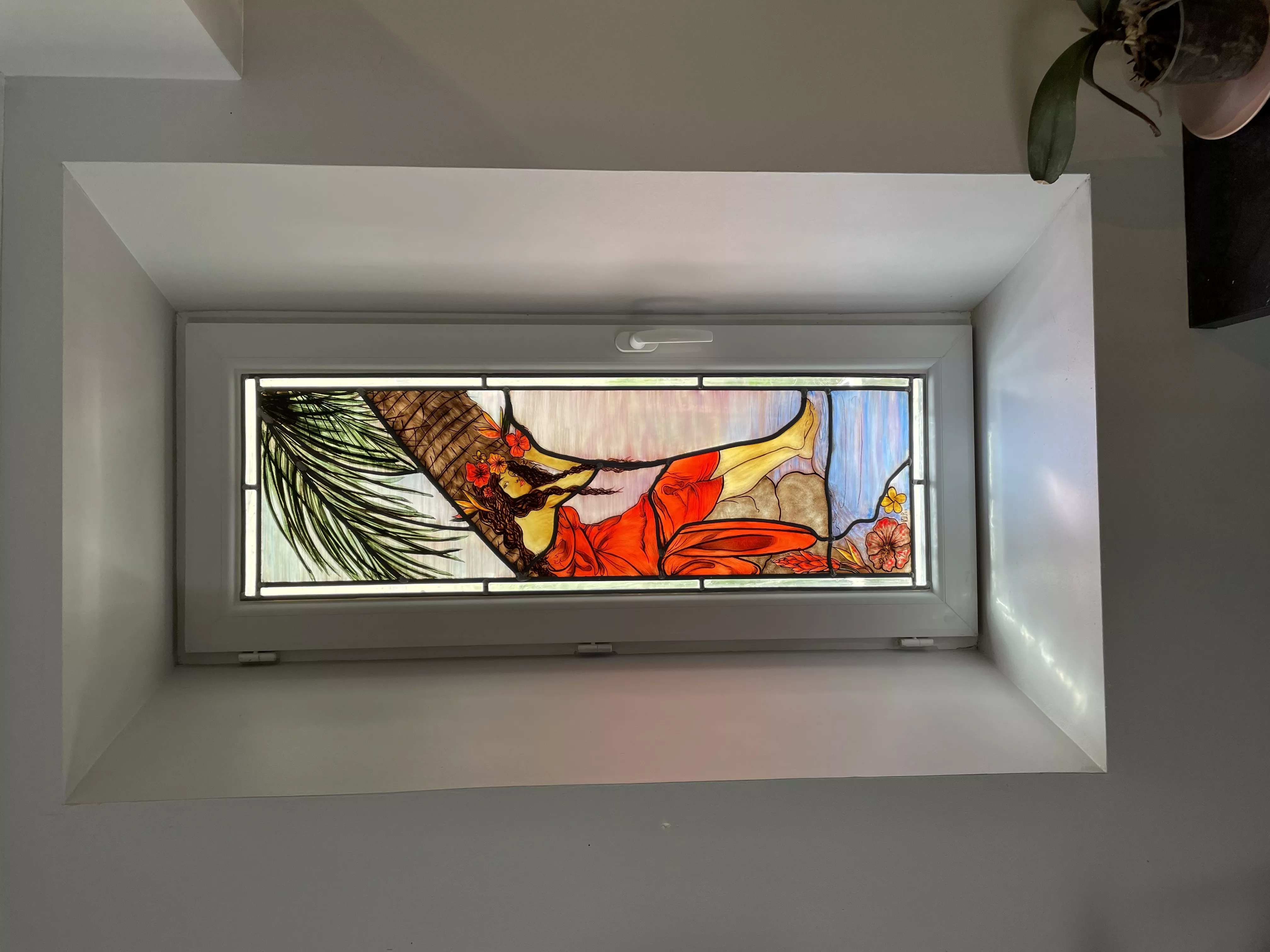 création d'un vitrail de style Mucha en peinture sur verre