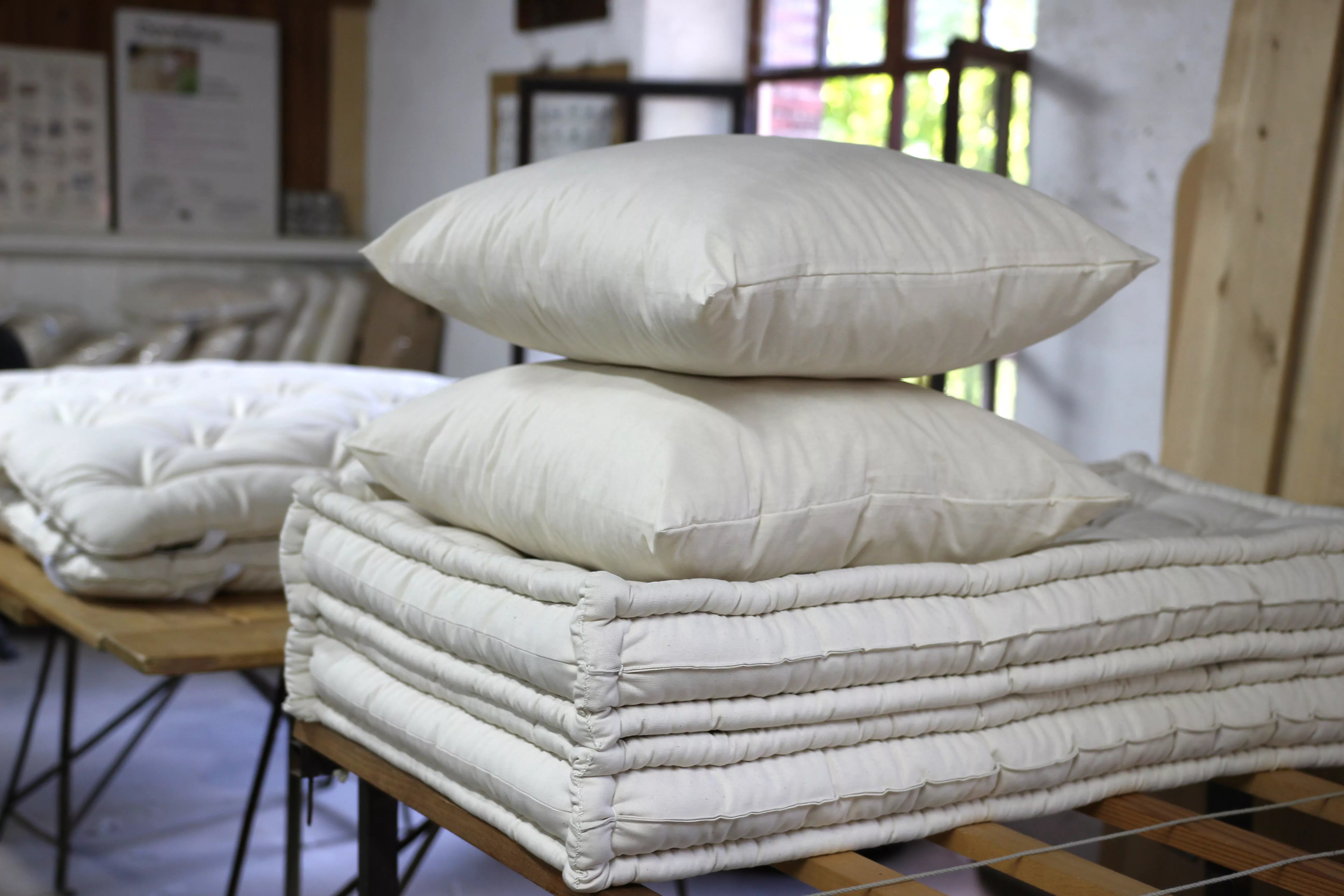 L'atelier Dormilaine situé dans une ancienne usine lainière. Oreillers et Matelas.