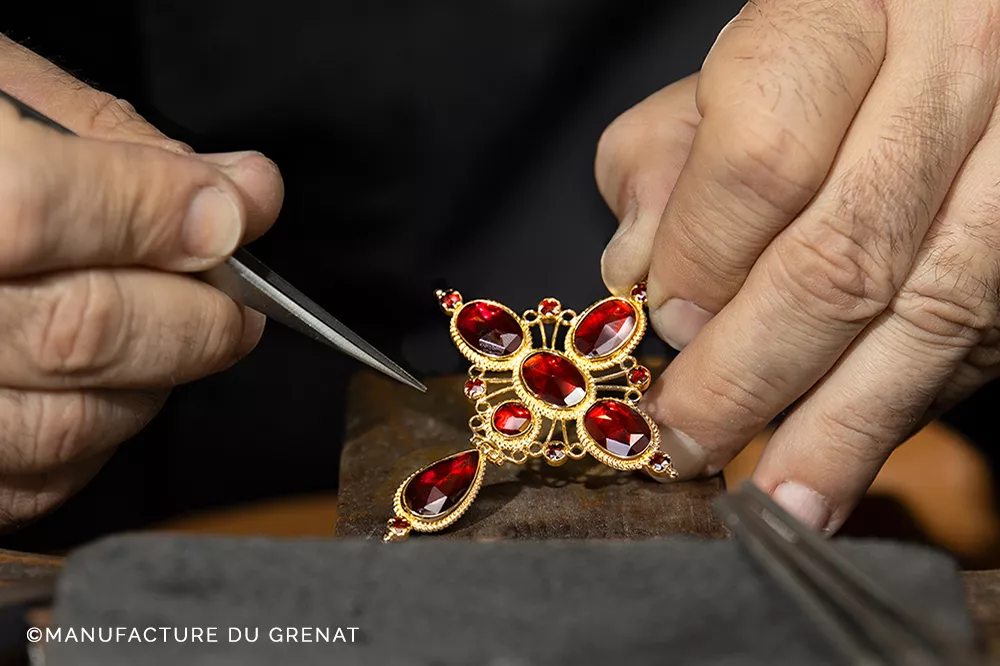 Croix Badine, bijou emblématique de la culture Catalane