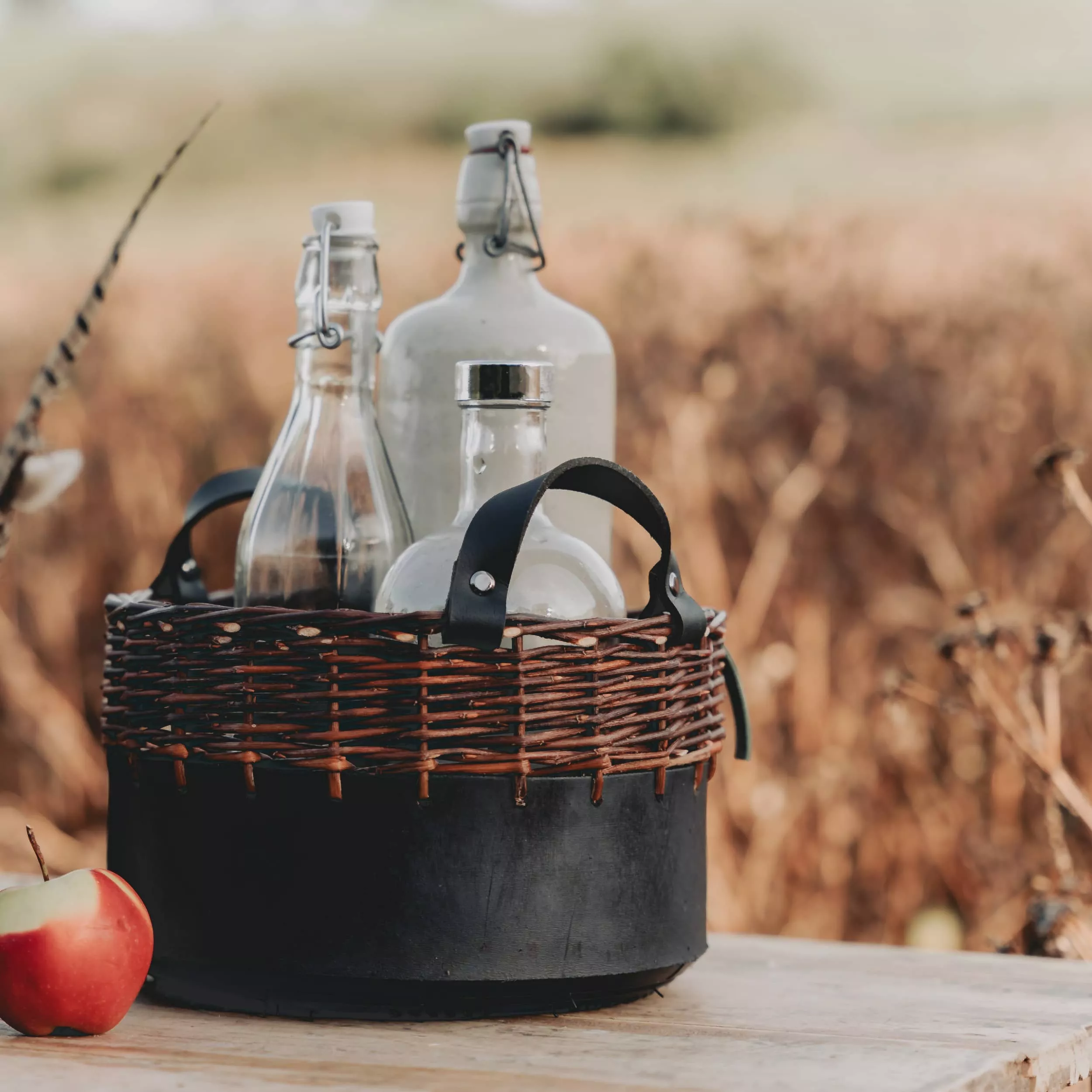 panier bouteilles osier brut et pneu