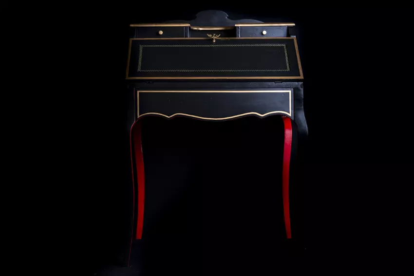 Bureau de Dame rénové dans l'esprit Napoléon par l'Atelier Bleu Marline
