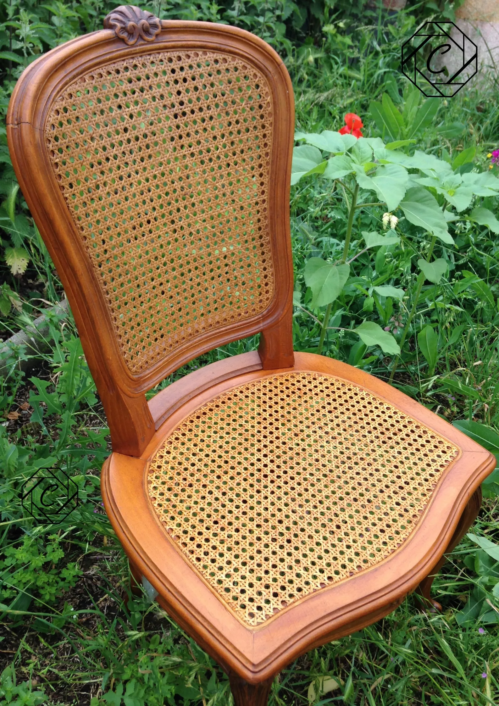 Cannage mécanique sur dossier et assise chaise de salle à manger style Louis XV