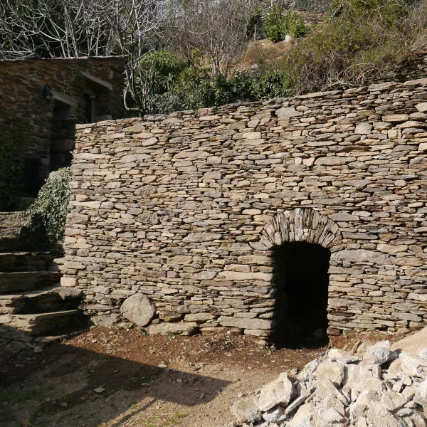 Mur et voute en pierre sèche, schiste