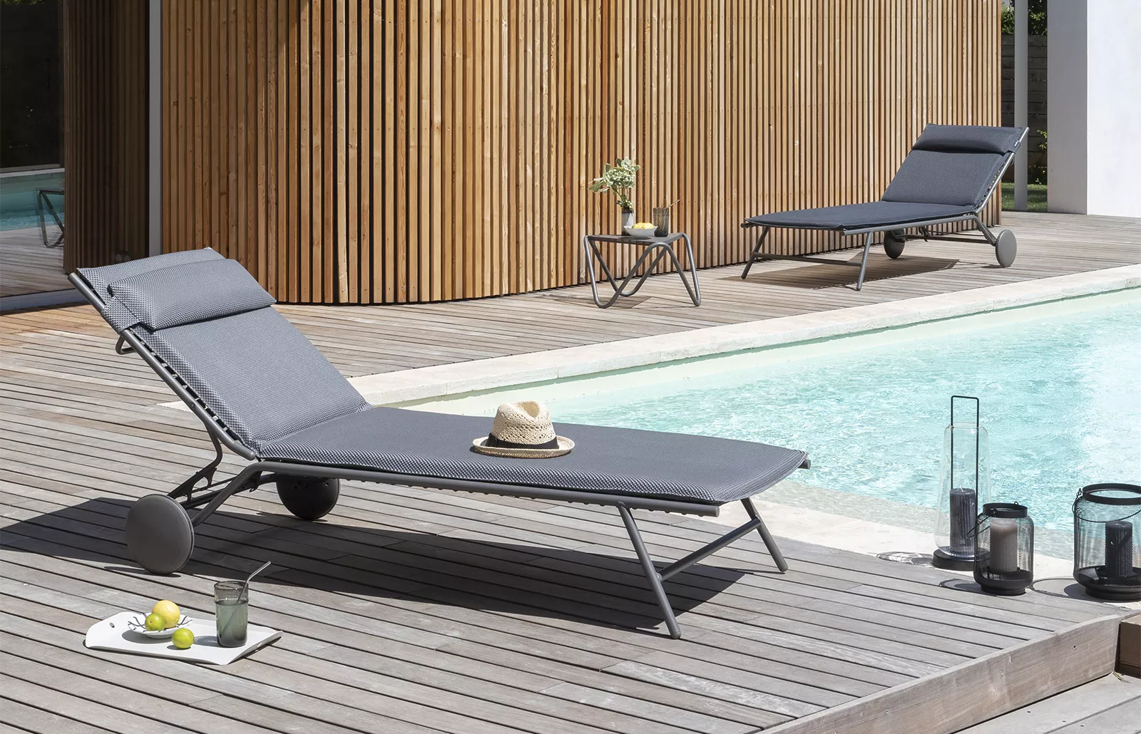 Depuis 1954 LAFUMA MOBILIER conçoit, développe et fabrique du mobilier outdoor en métal et en textile pour tous les moments de détente. Durabilité, confort et style sont les valeurs communes à toutes les créations de la marque. S’appuyant sur un savoir-faire français unique et un sens de l’innovation pointu, LAFUMA MOBILIER continue à séduire les amateurs de bien-être.
