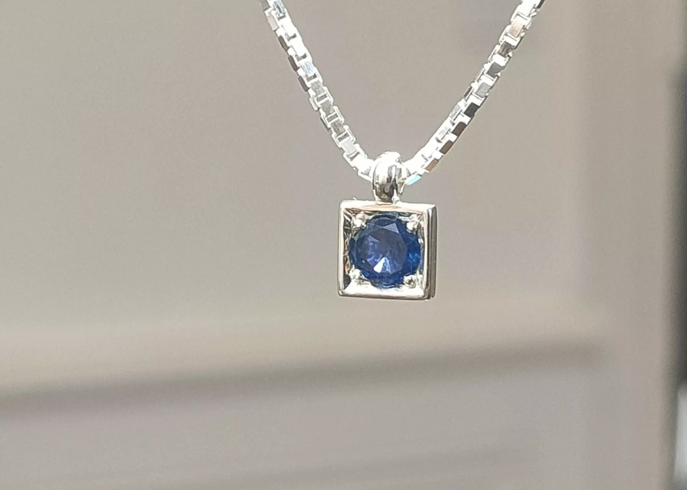 Pendentif Saphir