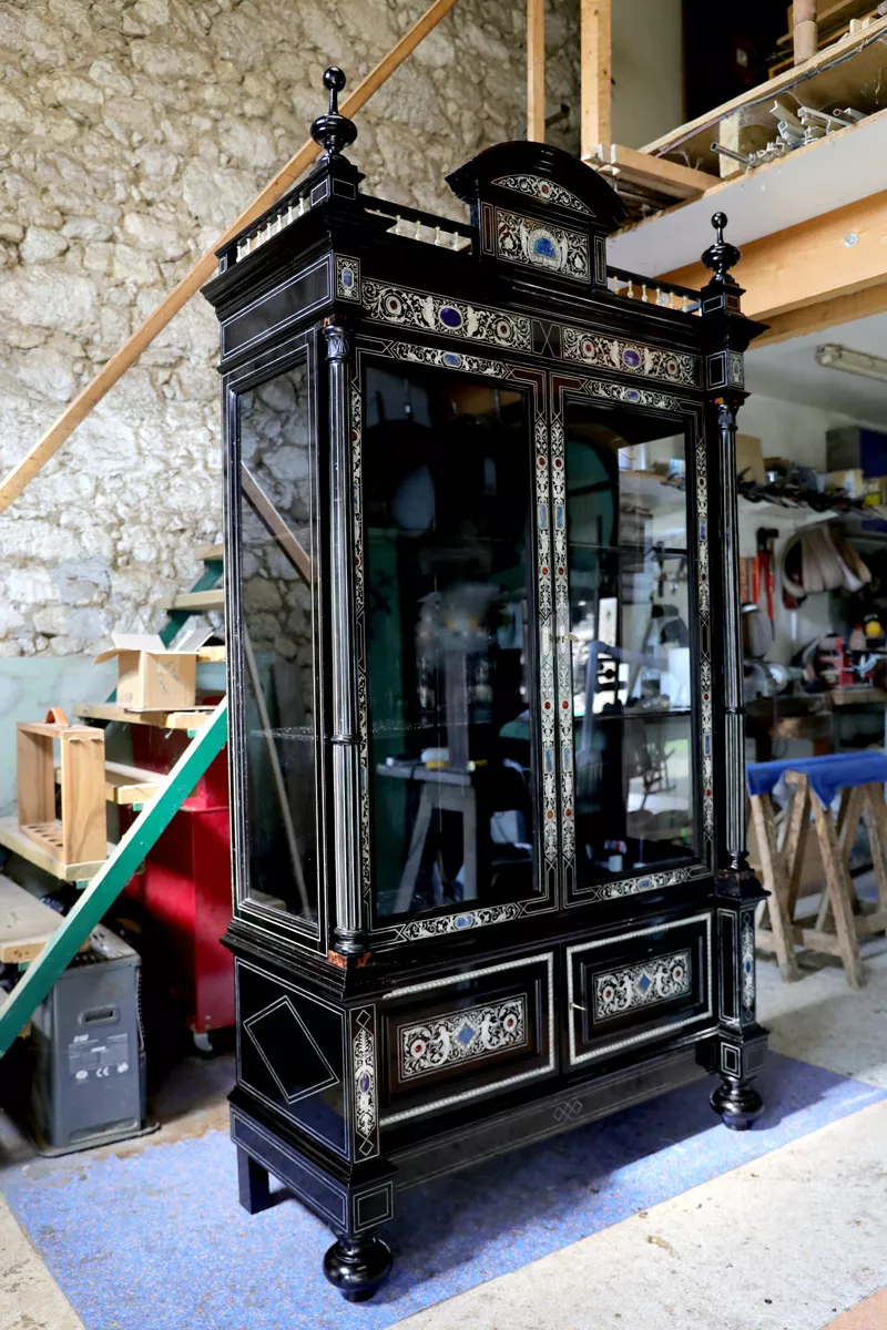 Vitrine italienne attribué à Gatti