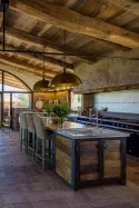 cuisine pour un particulier en corse moulures entierement façonné a la main