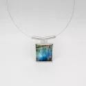 Collier en argent et labradorite de l'atelier Hashka Fusion. Pièce unique forgée à la main.