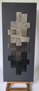 TABLEAU 24 CARREAUX TERRE TYPOGRAPHIEE SUR BOIS. TERRE SIGILLEE ET ENFUMEE