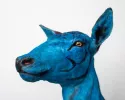 Biche azurée, sculpture et taxidermie artistique 