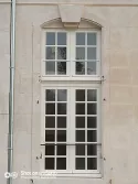 Restauration des fenêtres d'un château.
